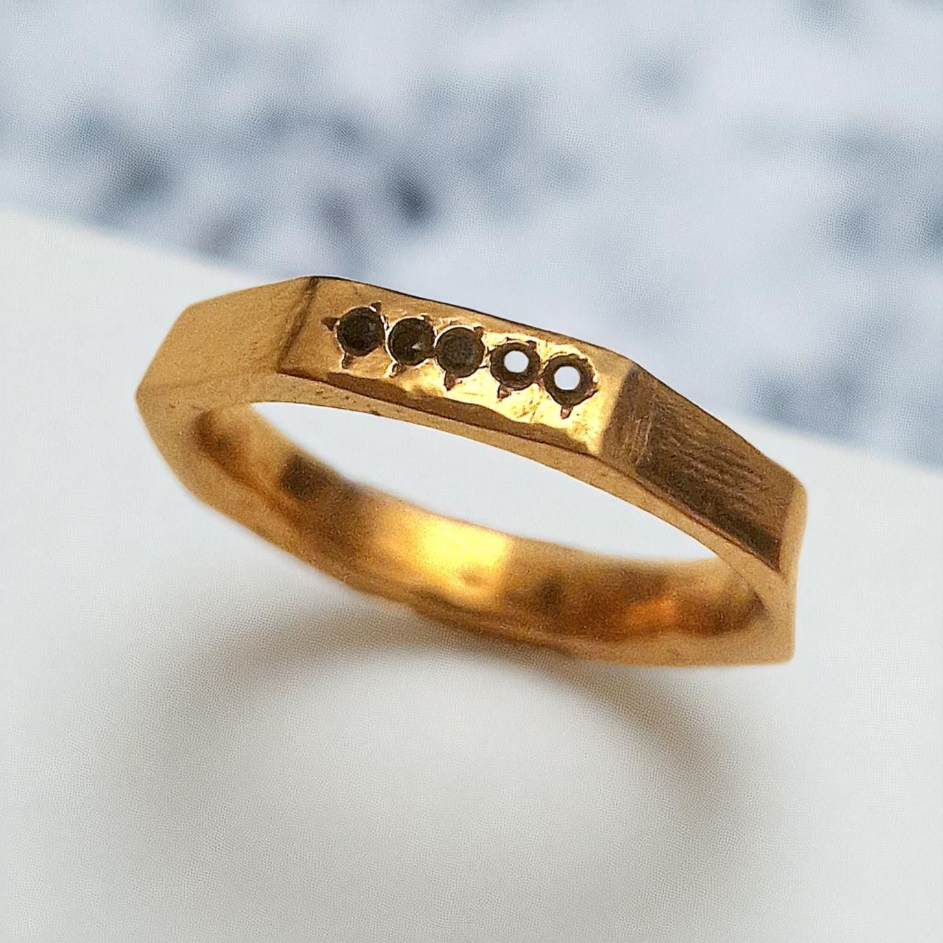 Anelli: Achteck-Ring Bronze mit 4 Spinellen, Grösse 58.7 – Nuovo e nell'imballaggio originale da Aarau venduto da Schmuckhoehle_MD 3