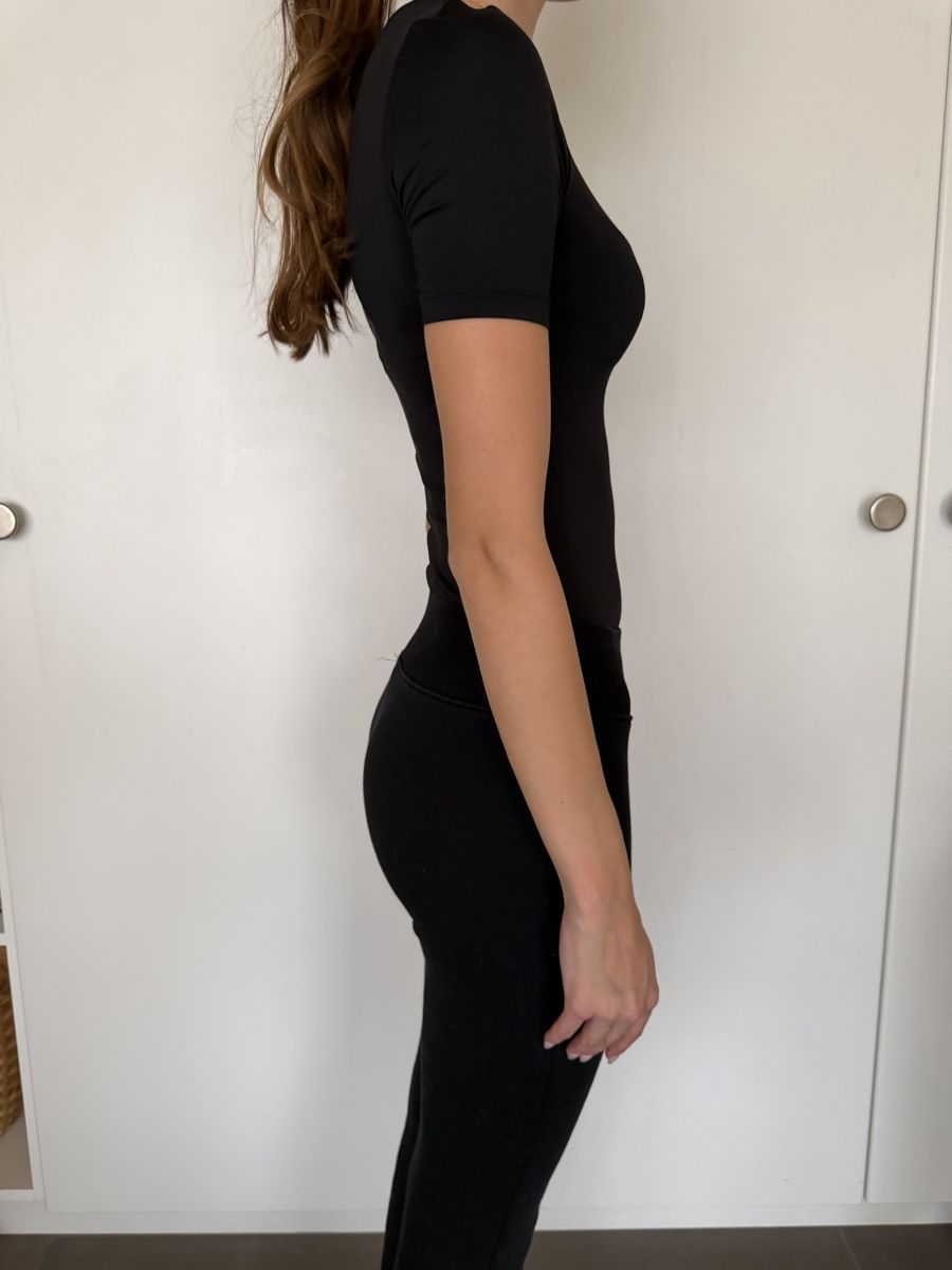 Shein Tops: Body Shein noir simple – Gebraucht aus Bottens von lal_plz7 1