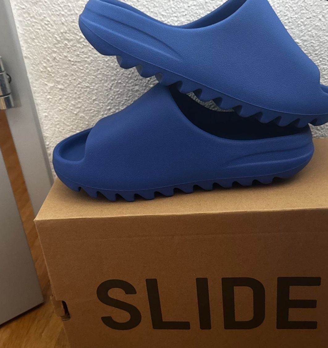 Adidas Scarpe da uomo: Blaue yeezy slides  Gr.40 – Nuovo (secondo la descrizione) da Hergiswil NW venduto da cz51wrm