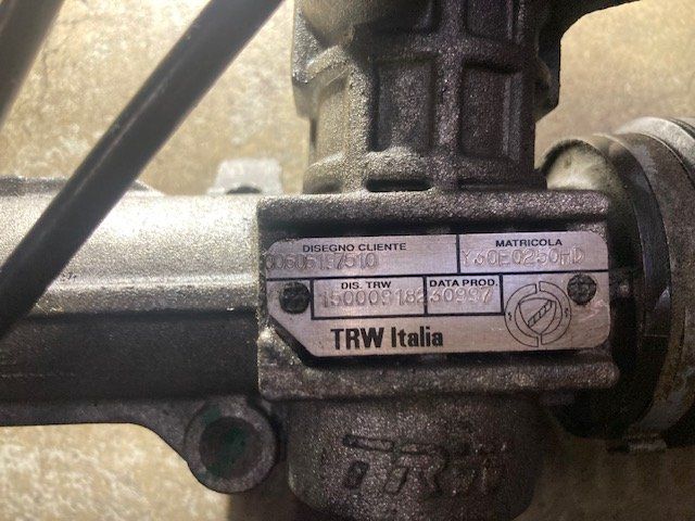 Alfa Romeo Tutti pezzi di ricambio auto: Alfa Romeo GTV & Spider Lenkung – Usato da Rorbas venduto da Acerbi 2