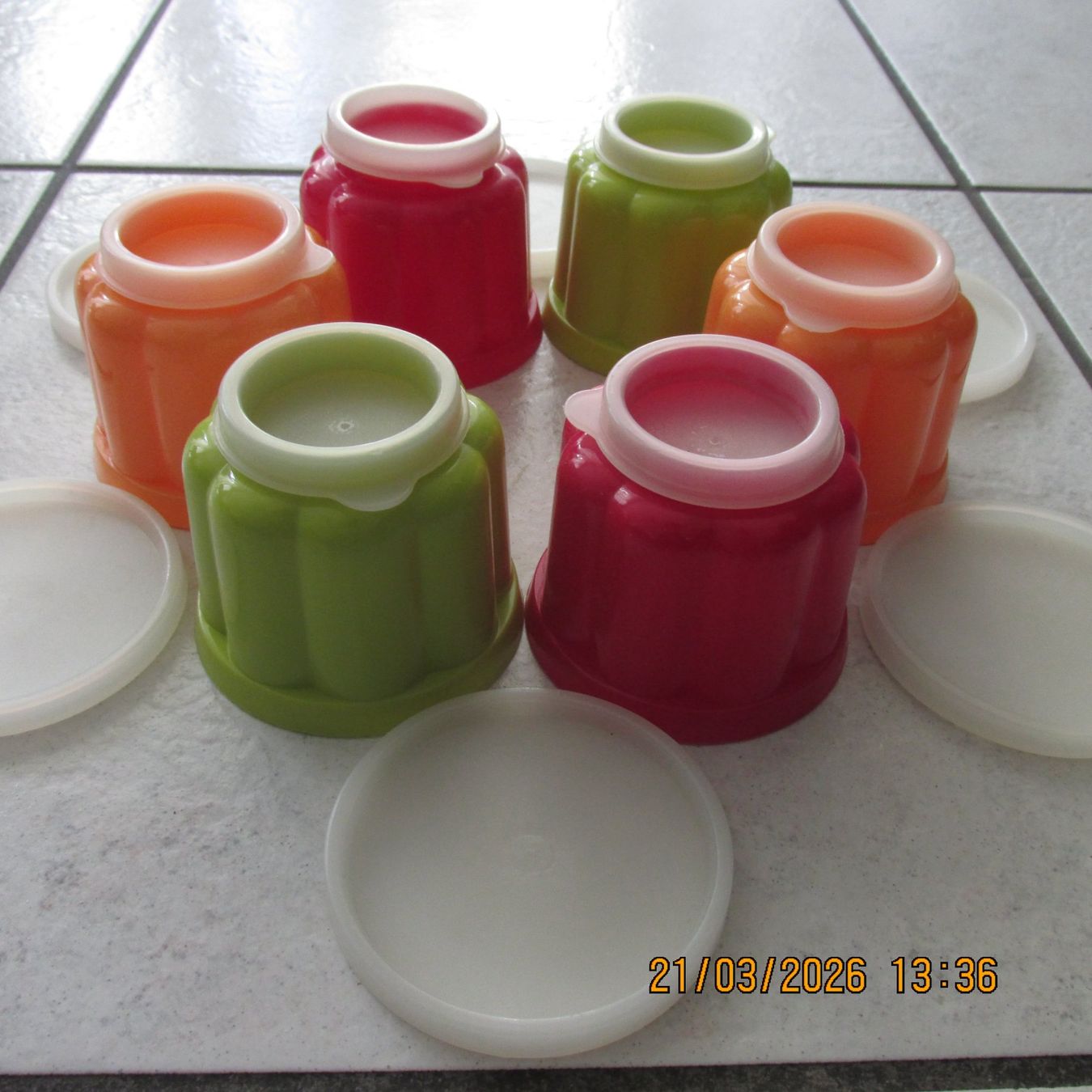 Contenitori & Simili: Dessertförmchen,Set 6 Stück, evt. Tupperware, Betty Bossi? – Usato da Galgenen venduto da Forflowers 2