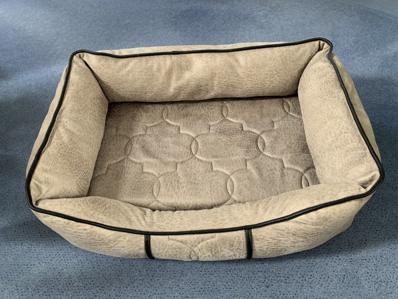 Cucce & Letti: Katzenbett – Nuovo (secondo la descrizione) da Oberurnen venduto da Smile58