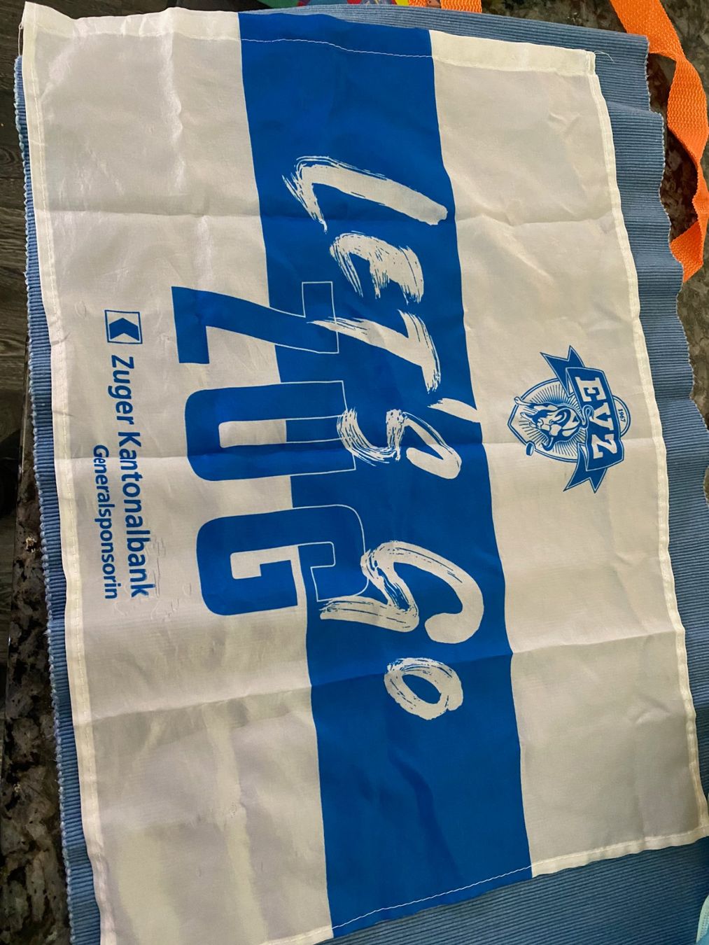 Fahnen: EVZ Lets Go ZUG   ca 40x59cm – Neu (gemäss Beschreibung) aus Allenwinden von Obalu