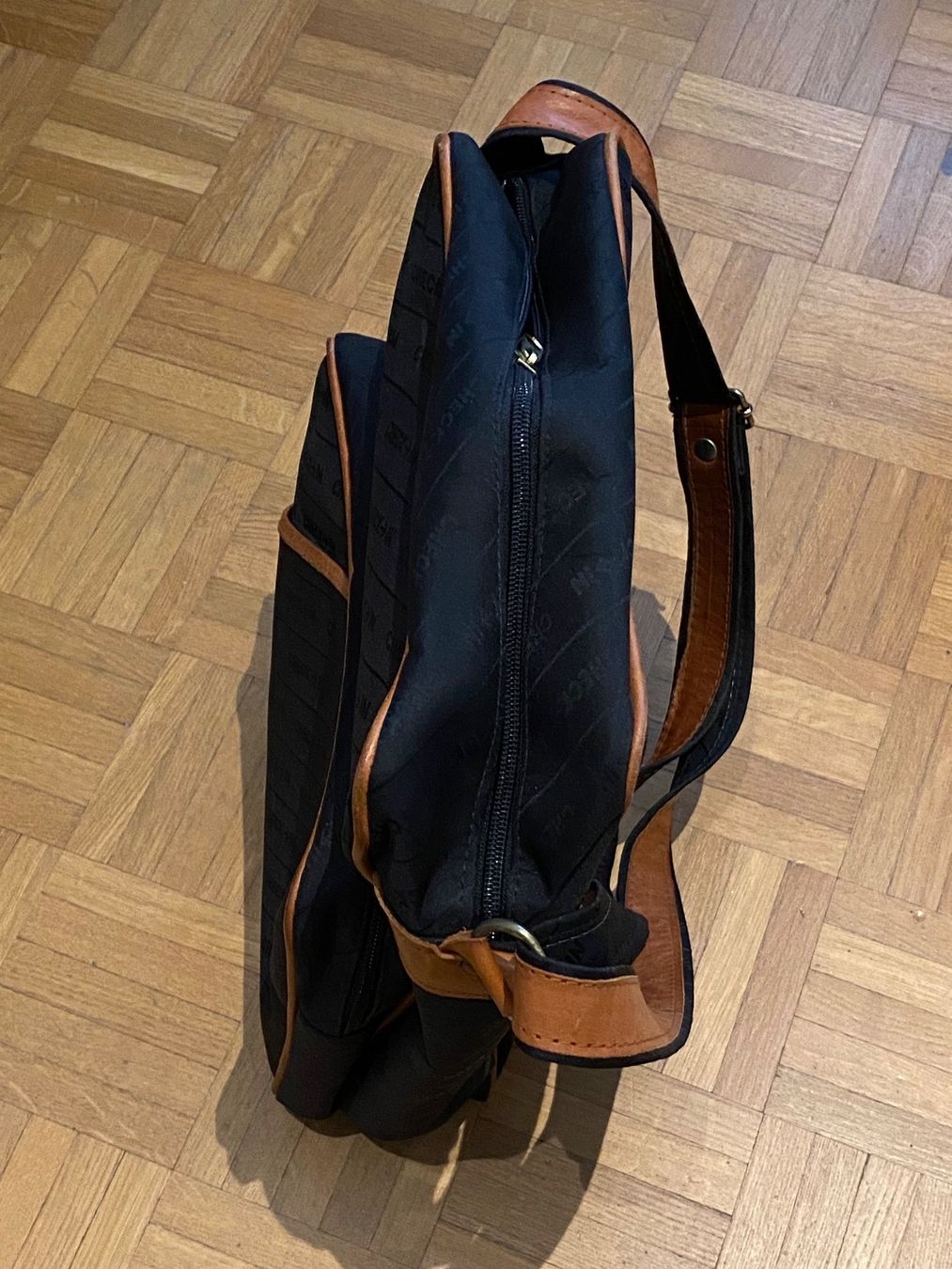 Borse: Reisetasche / Umhängetasche schwarz – Usato da Dietlikon venduto da sepiwaku 1