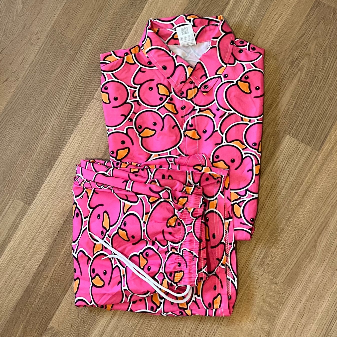 Kleiderpakete: Two-piece Outfit, Duck Pattern – Neu (gemäss Beschreibung) aus Zürich von art_b5qd