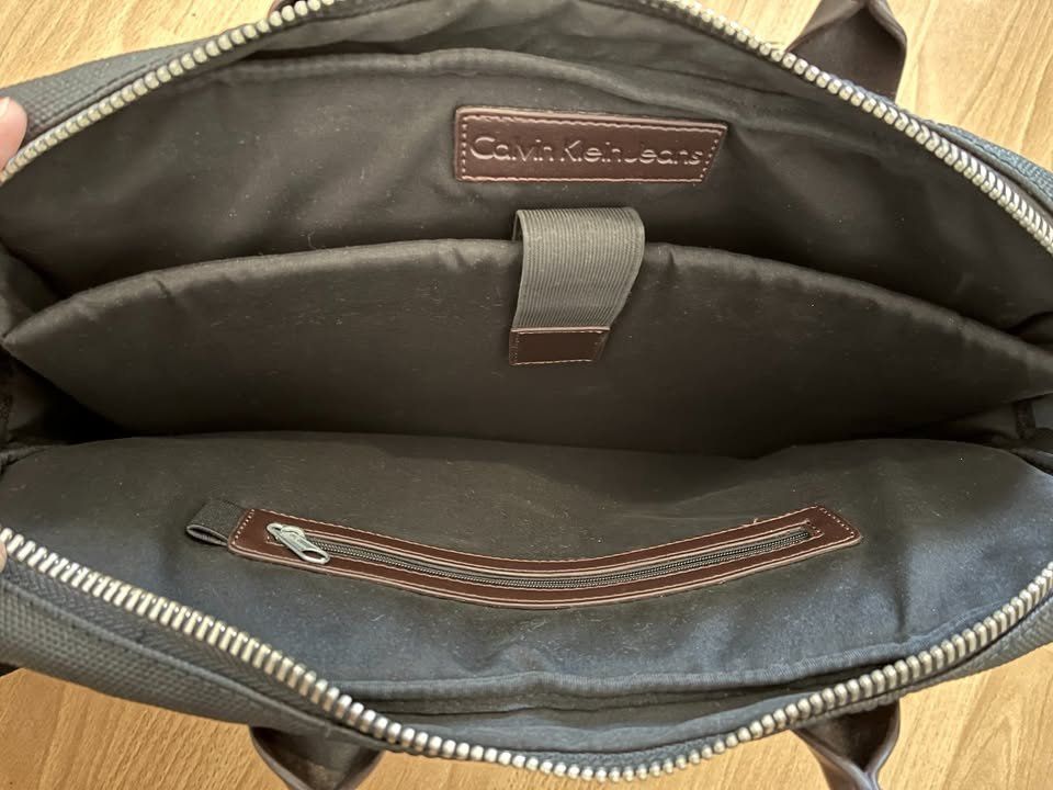 Calvin Klein Valigie & Borse: Calvin Klein - Messenger Umhängetasche – Usato da Knonau venduto da manolis09 2