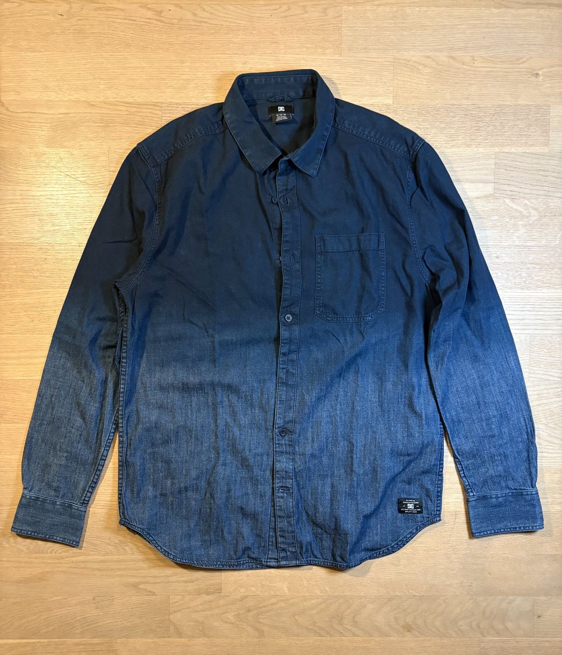 Camicie: DC Herren Hemd Blau faded – Usato da Elgg venduto da Jo_Naj