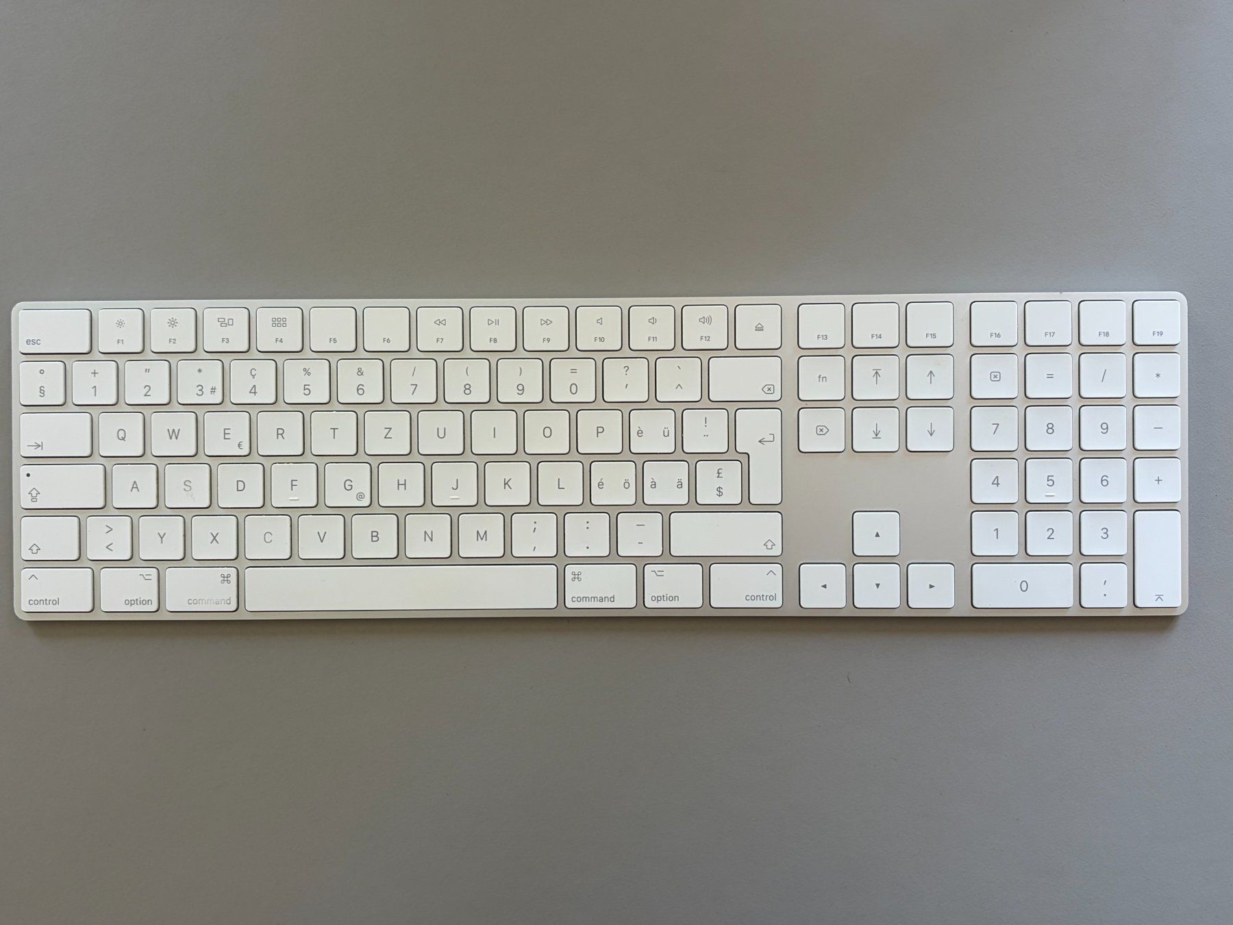 Apple Tastiere: Apple Magic Keyboard Ziffernblock A1843 CH Silber – Usato da Zürich venduto da pinkpanther