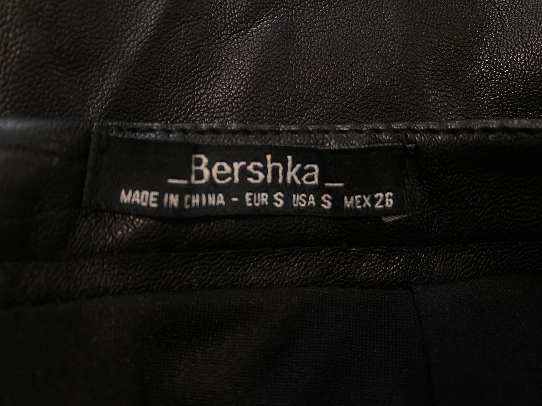 Bershka Gonne: Schwarzer Rock mit Nieten, Gr. S , Bershka – Usato da Gasel venduto da doctor_doak 2