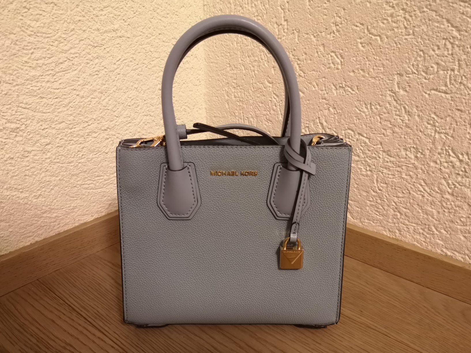 Michael Kors Sacs femmes: Original Michael Kors Tasche hellblau – Neuf (Voir description) à Stein AR par elifi88