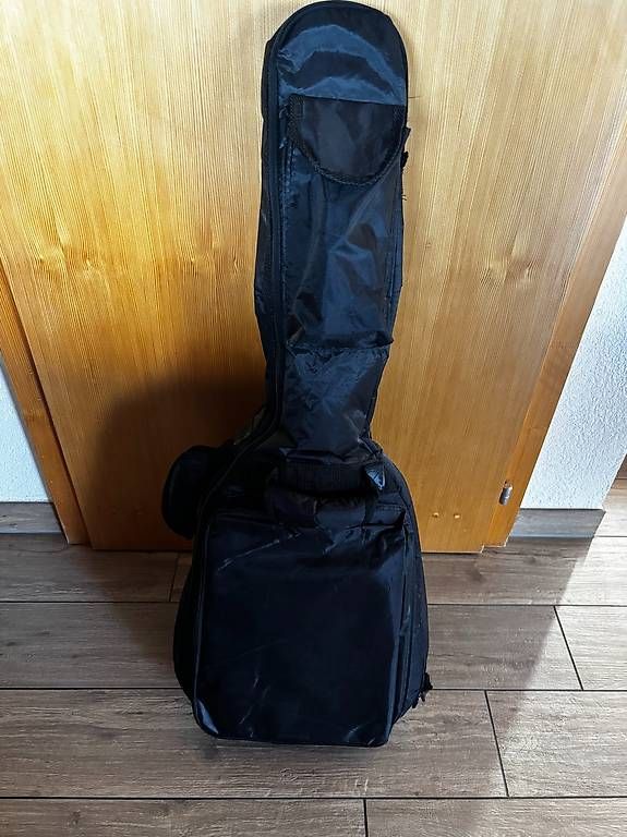 Musikinstrumente: Guitare enfant  – Gebraucht aus Nax von sgerber779 1