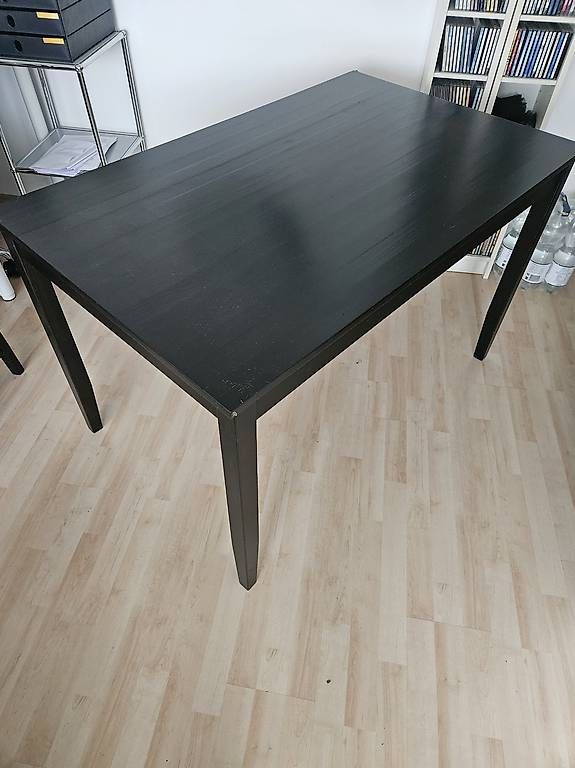 Set tavolo e sedie: Esstisch mit 4Stühlen komplett – Usato da Steinmaur venduto da Benschi62 1