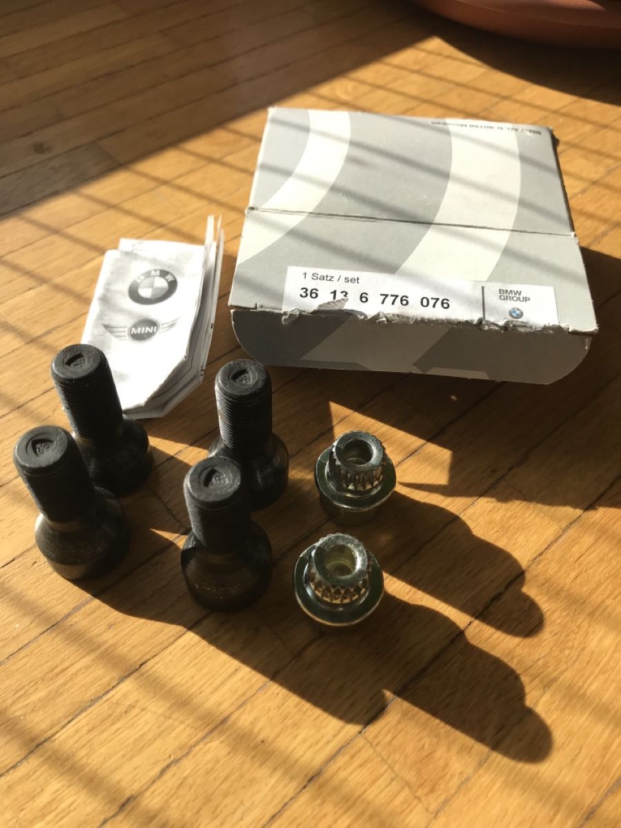 BMW Tutti pezzi di ricambio auto: BMW Radschrauben 36136776076 – Nuovo (secondo la descrizione) da Kreuzlingen venduto da Bchicks