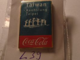 1 Coca-Cola Taiwan Pin Kaohsiung Taipei (L39)
