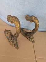 2 kleine antike Bronze Vorhangstangenhalter oder Raffhalter