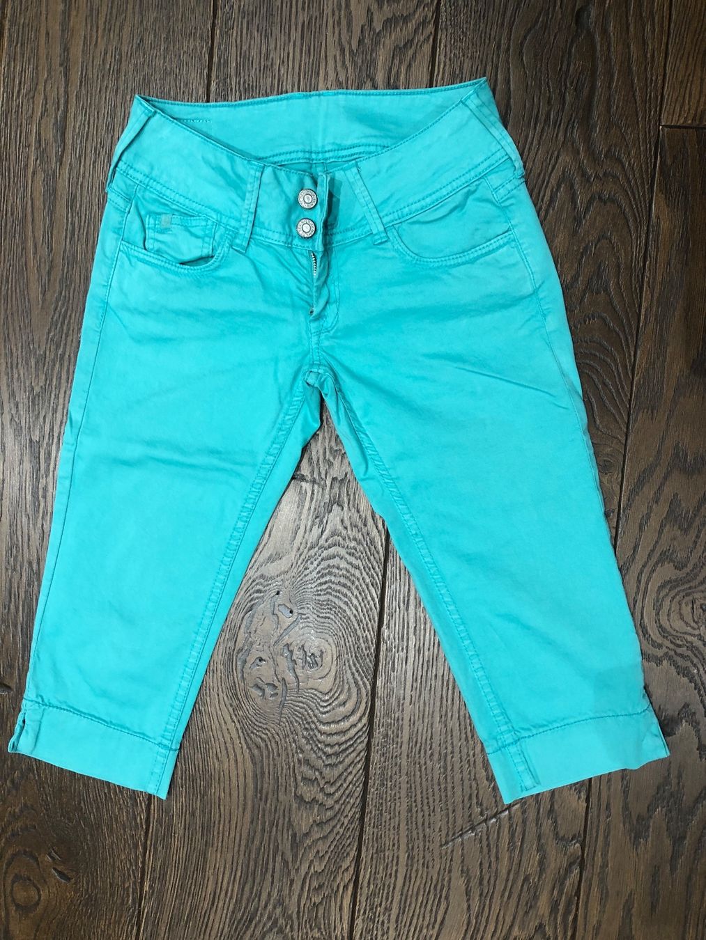 Jeans: Kurze Jeans Damen Cerises – Usato da Büren SO venduto da Nuri09