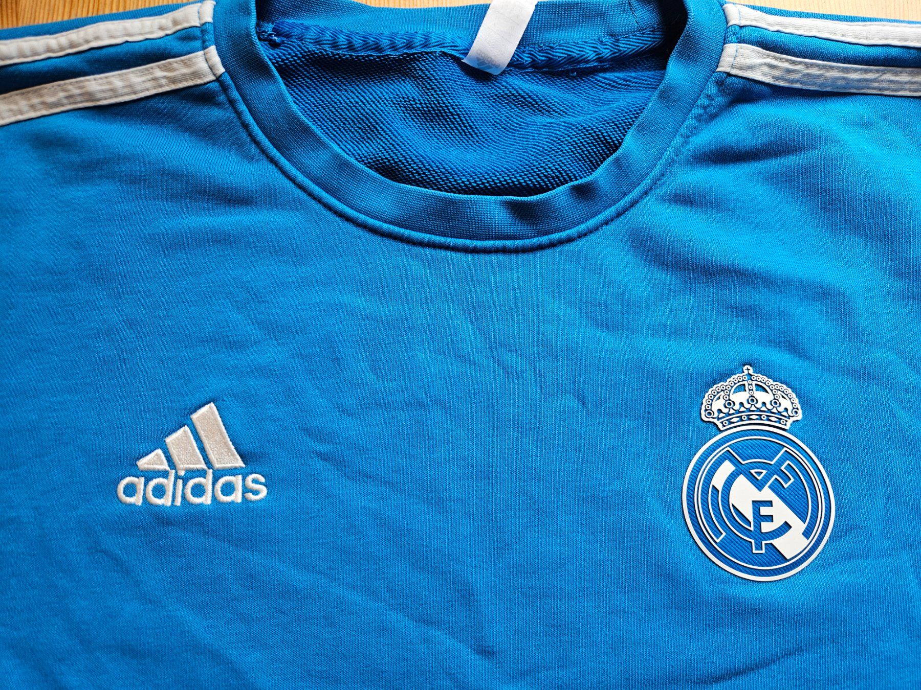 Adidas Leibchen & Hosen: Real Madrid Pullover adidas Gr. M Spanien Fussball Training – Gebraucht aus Hägglingen von United-Village-Trade 1