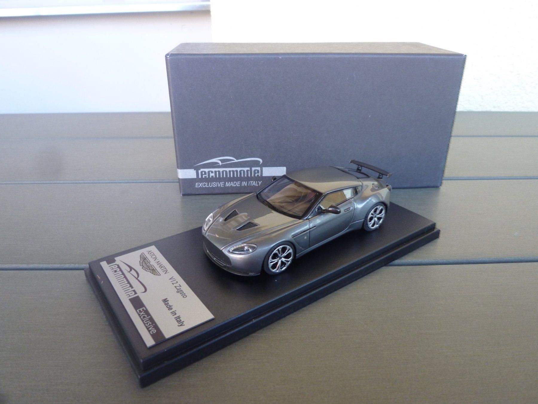 Modellini d'auto: Aston Martin V12 Zagato – Nuovo e nell'imballaggio originale da Flawil venduto da Imperiosud