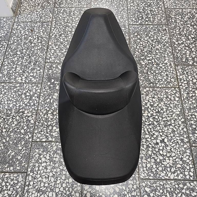 Suzuki Toutes les pièces détachées moto: Burgman 650 Sitz – D'occasion à Zürich par lager03