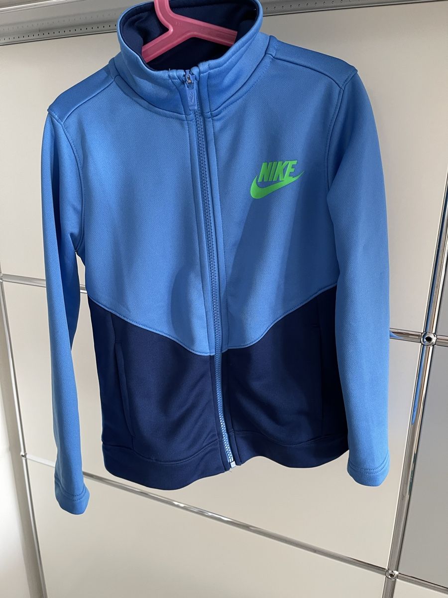 Nike Giacche & Cappotti: Nike Kids leichte Jacke Gr. 122-128 – Usato da Wichtrach venduto da Adriana222 1
