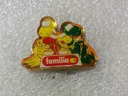 Ansteckpin 3: Familia
