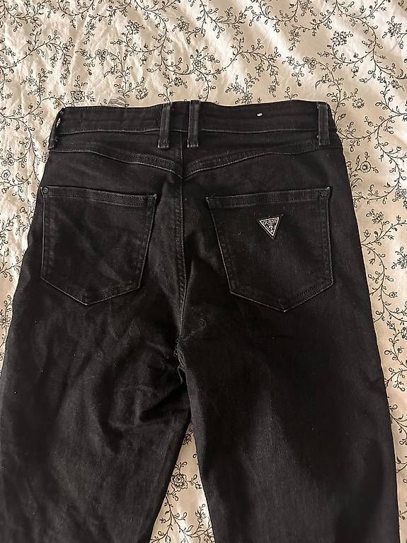 Jeans: Guess Jeans  – Usato da Neuenhof venduto da lpa_j6rr 2
