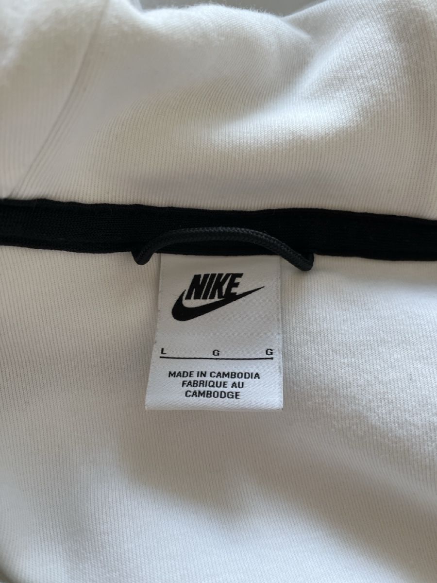 Nike Jacken: Jaquette Nike blanche – Neu (gemäss Beschreibung) aus Mont-sur-Lausanne von Pioutch 2