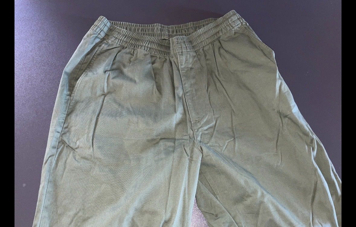 Uniqlo Hosen: Uniqlo Pants M – Gebraucht aus Morges von Brunocunha05 3
