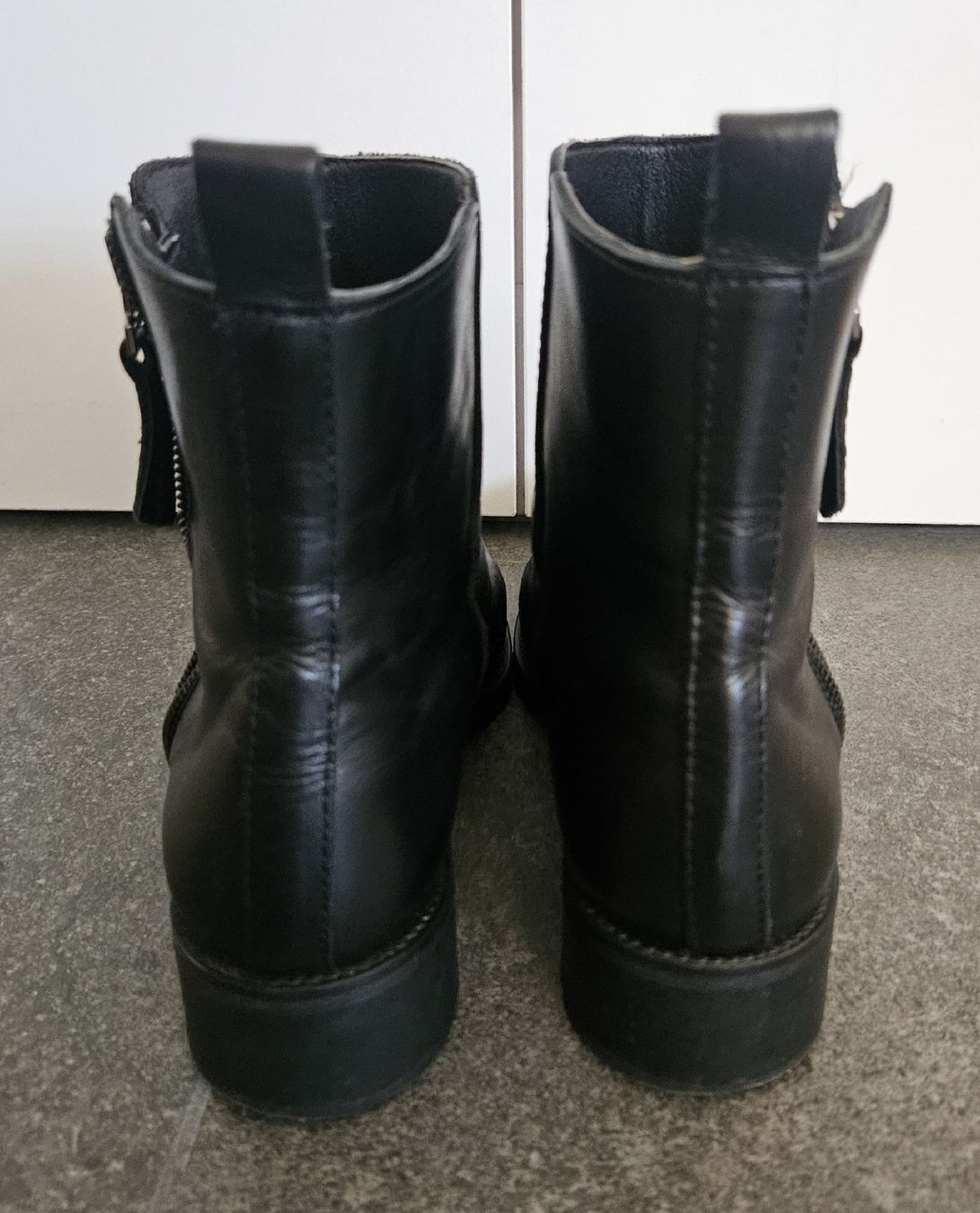 Scarpe da donna: Bottines en cuir noir (taille 40) – Usato da Bussigny venduto da niwa_mikan 2