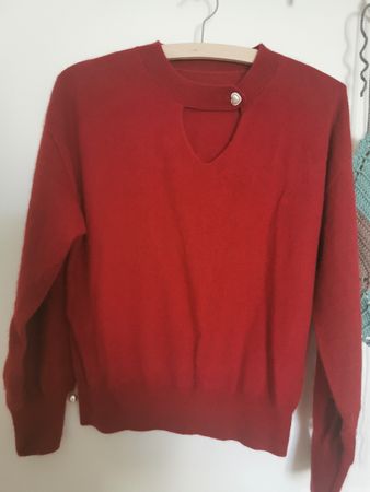 Damen Pullover rot mit Herzknopf Ausschnitt guter Zustand