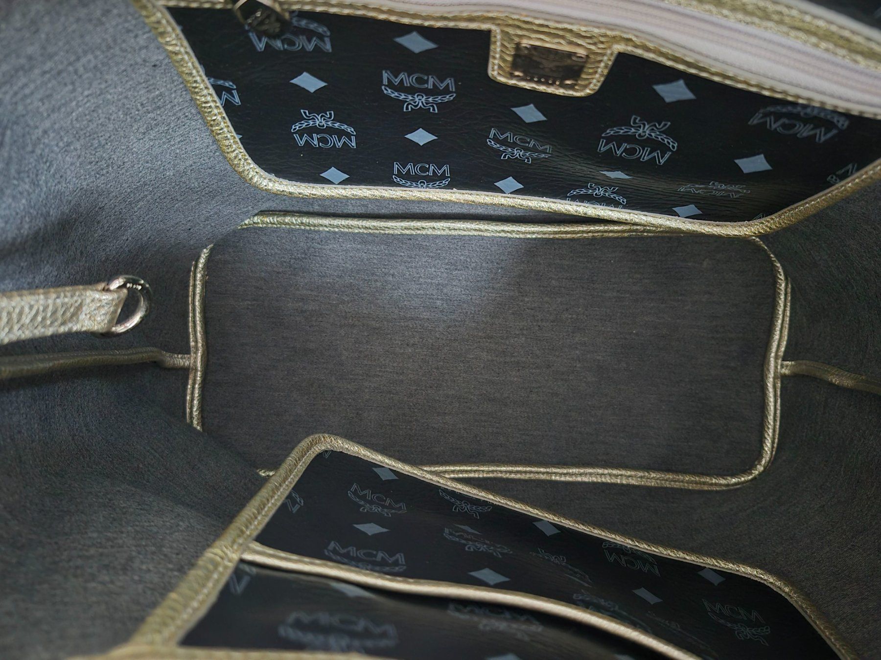 Mcm Borse da donna: MCM Shopper, mit Anhänger – Usato da Dottikon venduto da Pega7 6