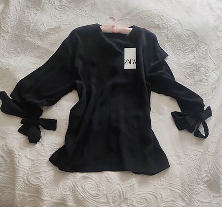 Zara Bluse Schwarz Neu Gr. M mit Schleifen