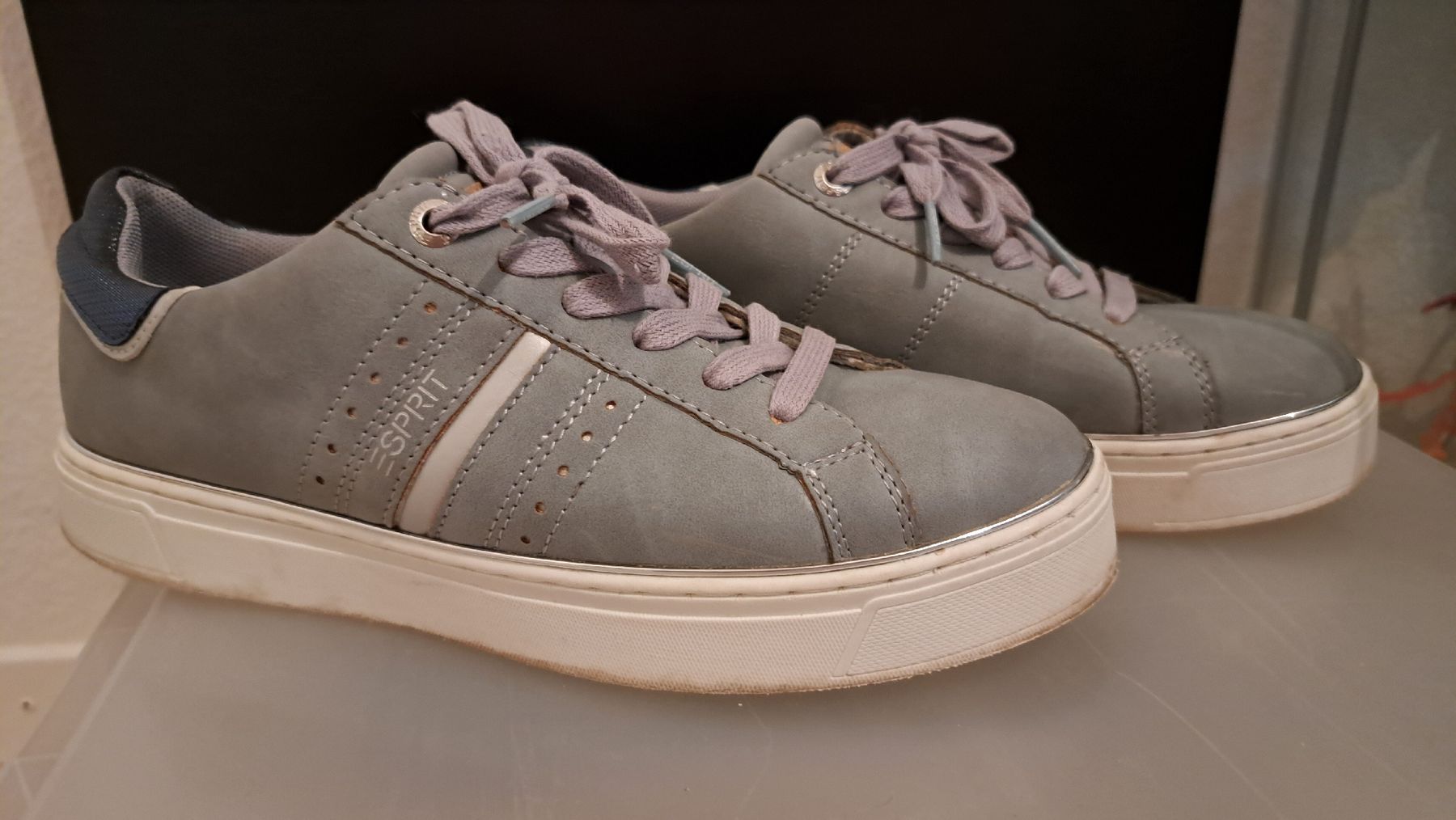 Damenschuhe: Esprit turnschuhe, 38 – Gebraucht aus Waltenschwil von Catlady