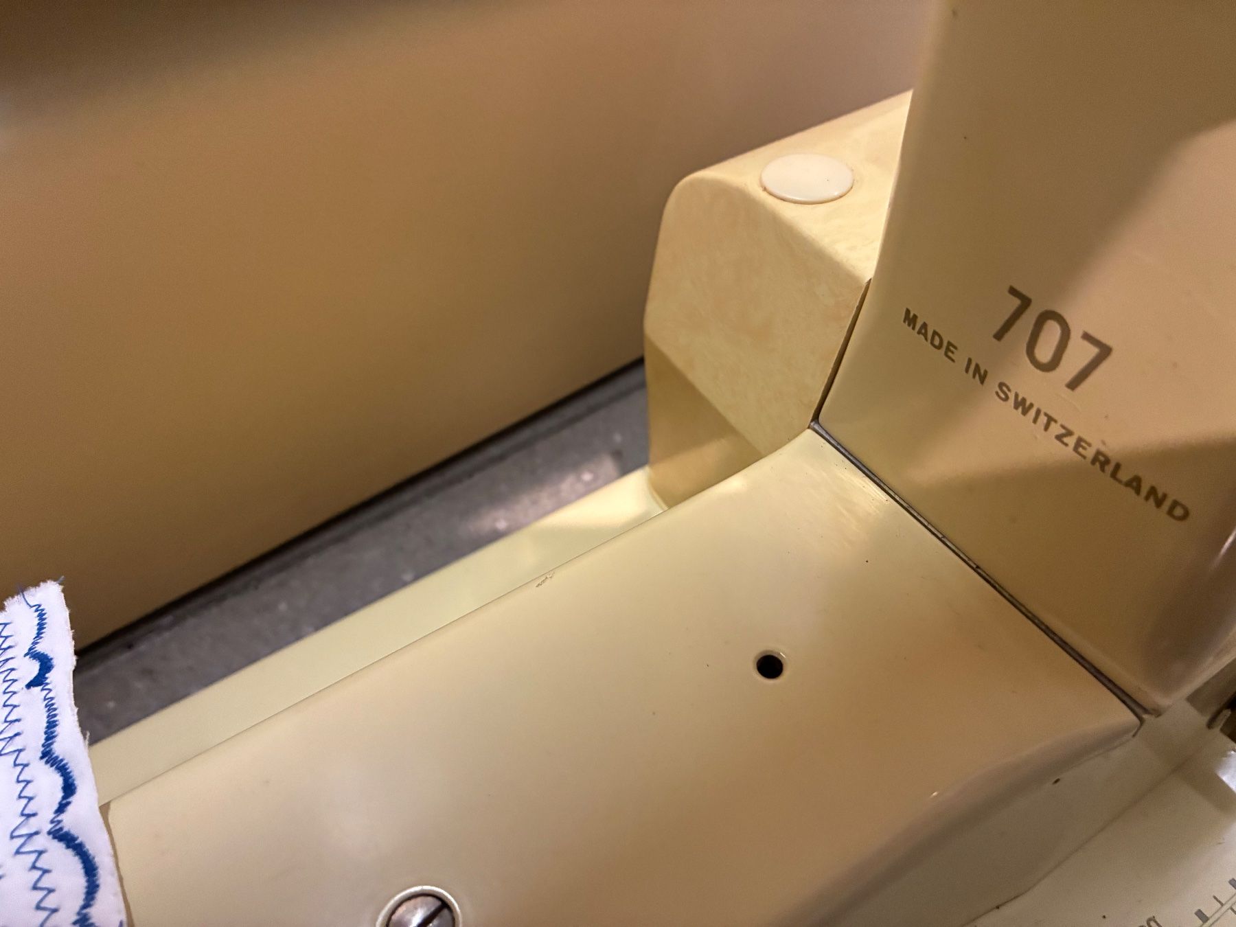 Bernina Macchine da cucire: Bernina 707 mit 6 Monate Garantie – Usato da Hendschiken venduto da zkos 3
