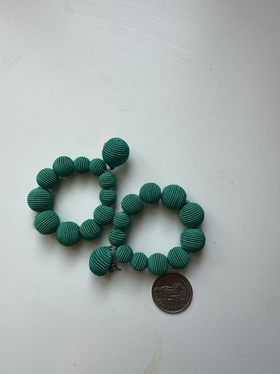 Sezane Boucles d'oreille: Sézane Statement-Ohrringe aus Stoff – D'occasion à winterthur par insegnantevolante