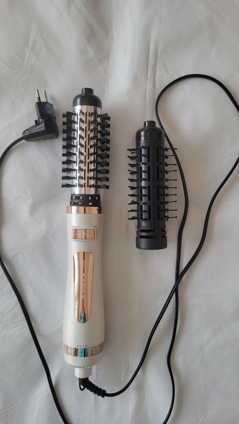 Altro per la cura dei capelli: Peigne électronique – Nuovo (secondo la descrizione) da Fribourg venduto da VictoriaShop7