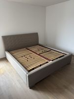 Grosses Doppelbett