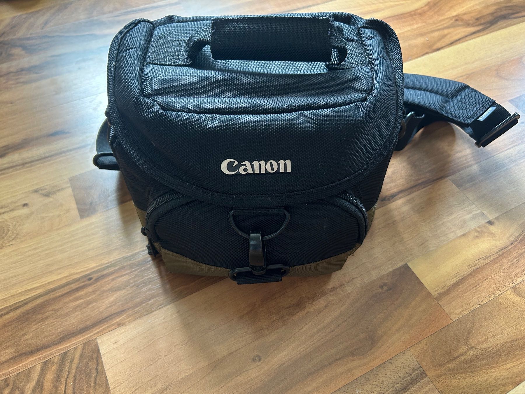 Canon Fotocamera: Canon EOS 1300D – Usato da Männedorf venduto da morese 1