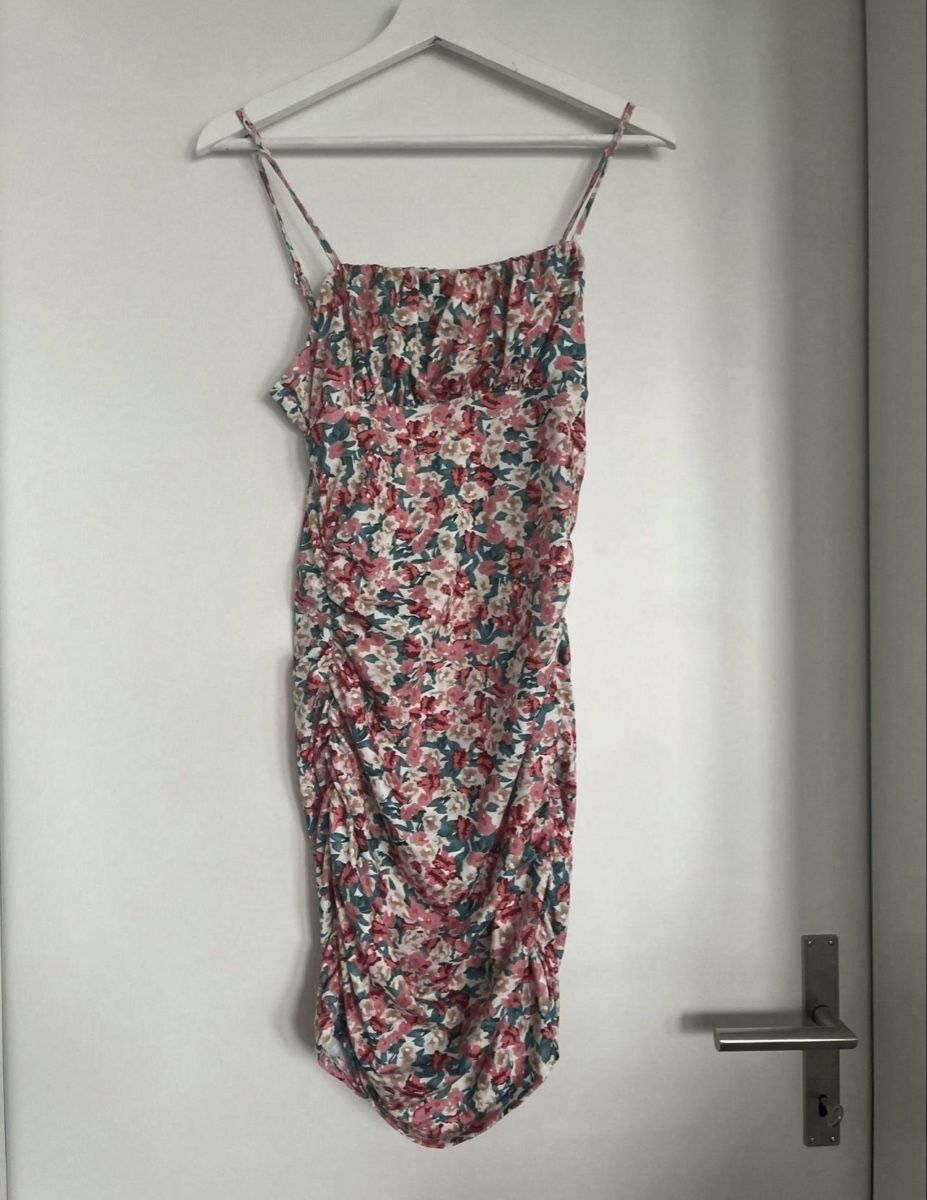 Vestiti: KLEID MIT RAFFUNG UNGETRAGEN GRÖSSE S – Nuovo e nell'imballaggio originale da Dübendorf venduto da ali_g7p8