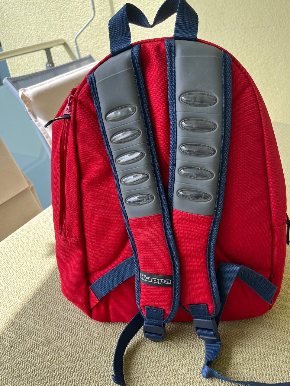 Kappa Zaini: Rucksack von Kappa mit Schweizer Flagge, Rot – Usato da Brunnen venduto da Asante 1