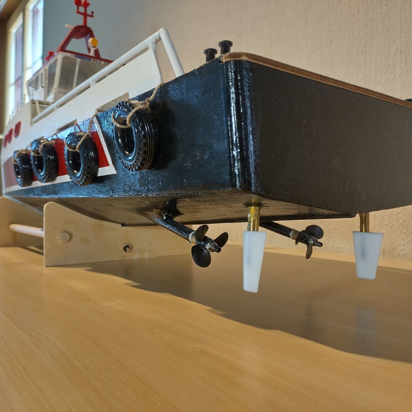 Modellismo RC: Damen Sea Axe 90cm RC Modellboot – Difettoso da Stäfa venduto da DaGi90 1