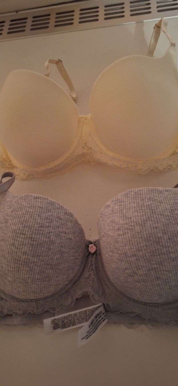 Primark Altra biancheria intima: Neu: 2 BH's grau /gelb – Nuovo e nell'imballaggio originale da Männedorf venduto da Livingston