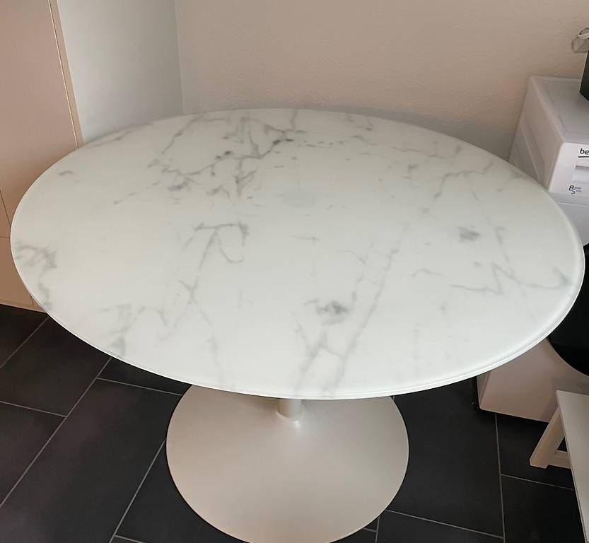 Tische: Glas-Tisch in Marmoroptik – Gebraucht aus Bern von Milena2323