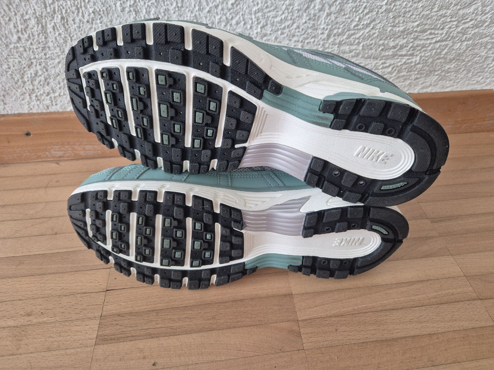 Nike Scarpe da donna: Nike Turnschuh, Sneaker, Gr. 40, neuw. – Nuovo (secondo la descrizione) da Bern venduto da grisu_79 4