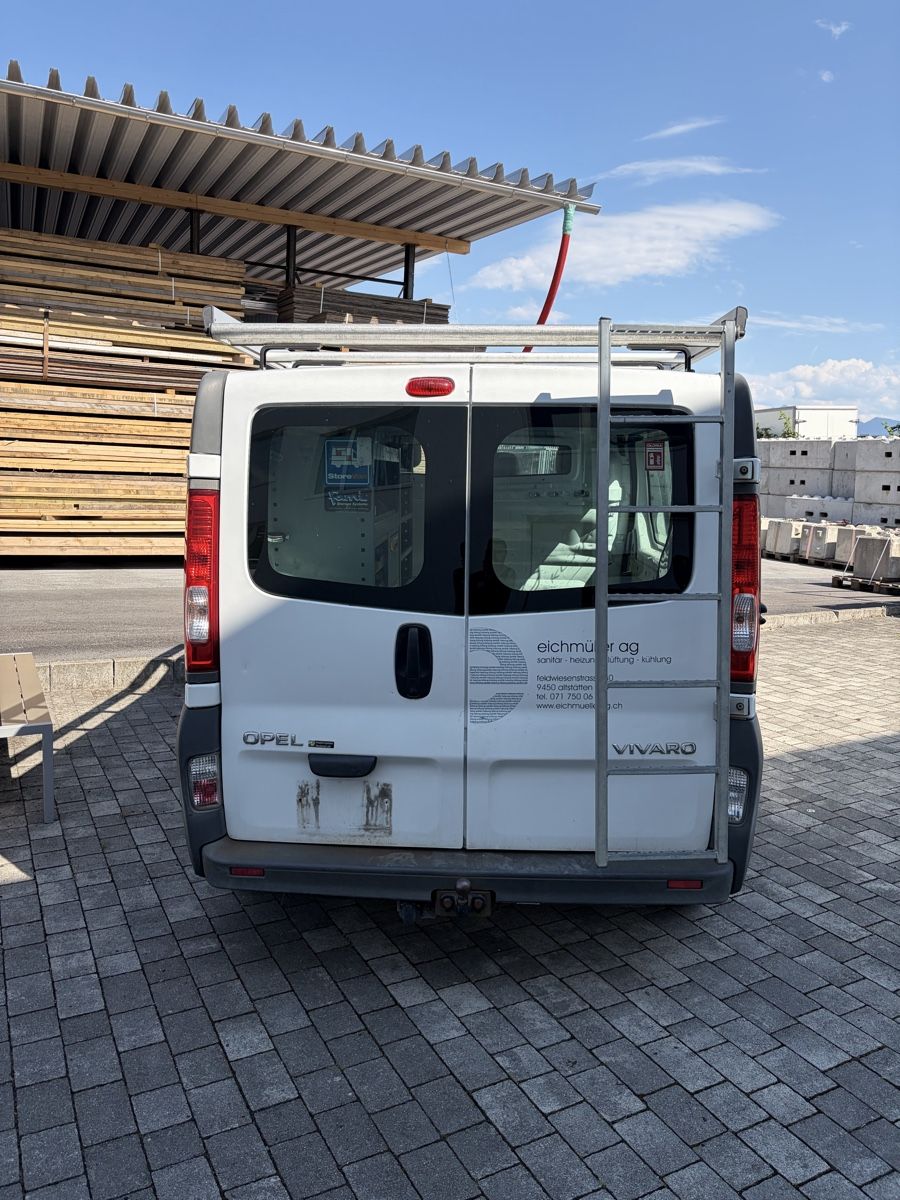 Opel Veicoli commerciali: Opel Vivaro Van 20CDTi – Usato da Lüchingen venduto da GS90 1