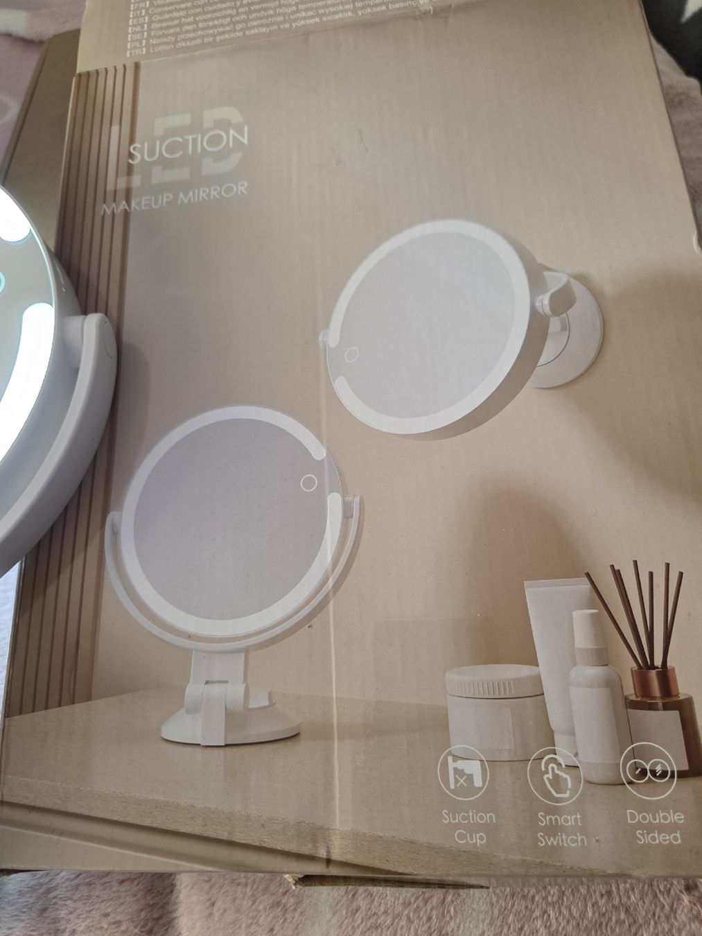 Miroirs: LED Suction Makeup Mirror neu mit Beleuchtung – Neuf avec emballage d'origine à Hitzkirch par kae_2j8c