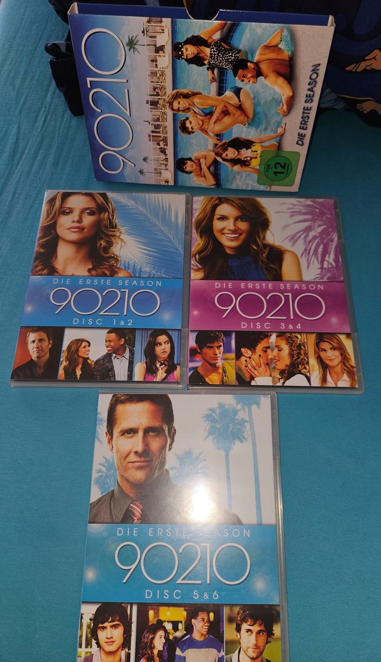 Tutti i DVDs: DVD Box: 90210 - Die erste Season – Usato da Thun venduto da Shame 2