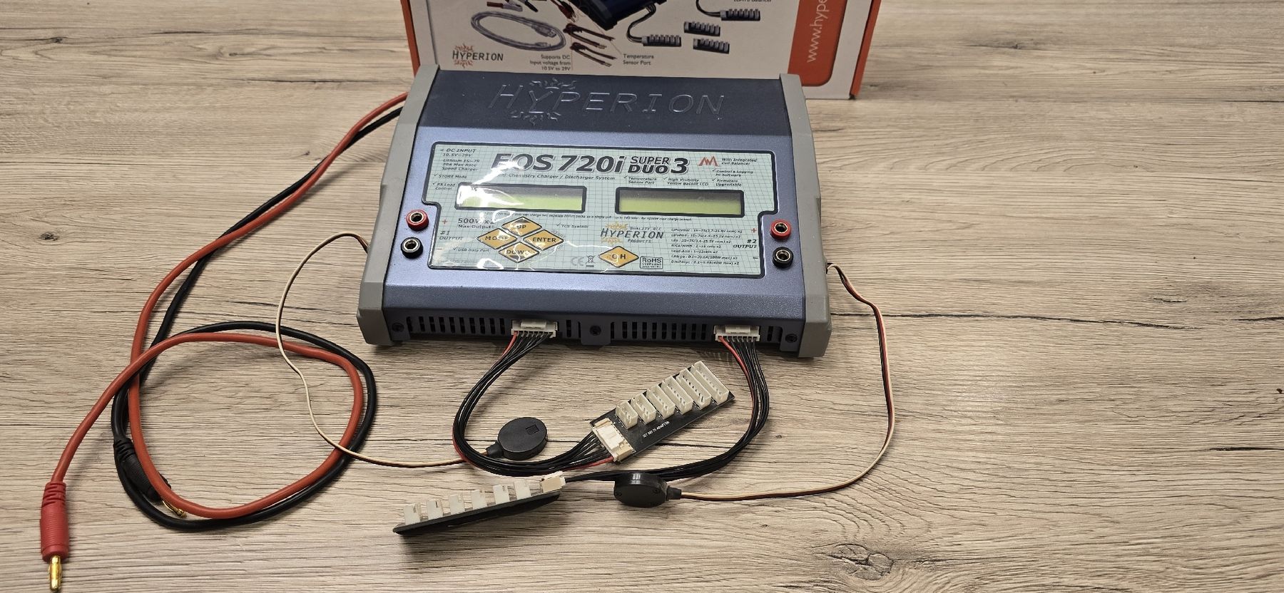 Hyperion Akkus, Ladegeräte & Netzgeräte: chargeur hyperion super duo 3 – Gebraucht aus Chernex von pacoo01