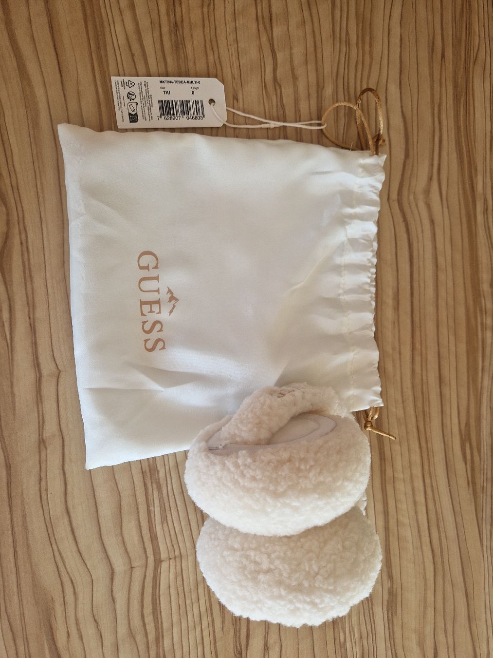 Guess Copricapi, berretti & cappellini: Cache-oreilles beige Guess neufs – Nuovo e nell'imballaggio originale da Delémont venduto da bouboute01 3