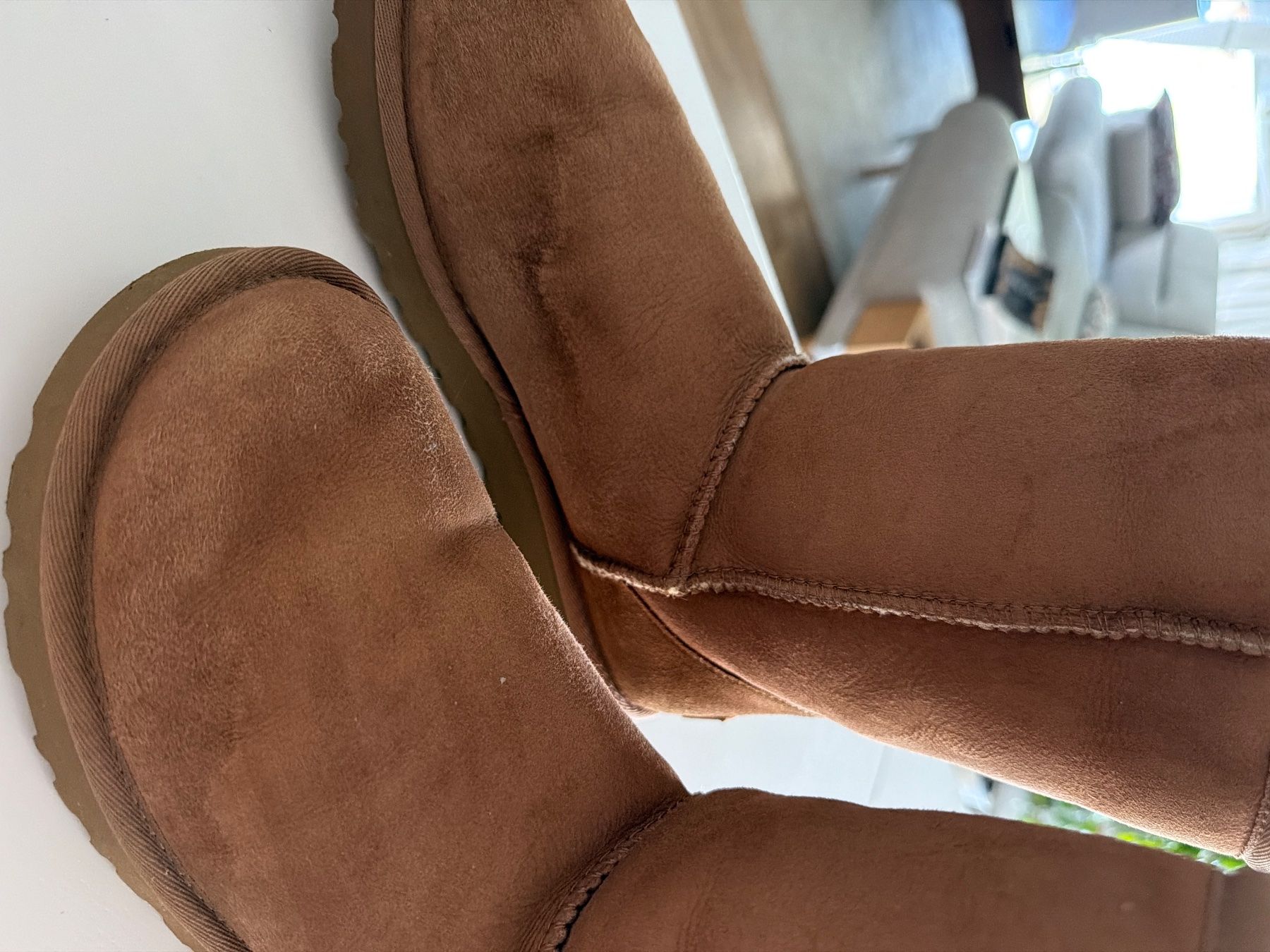 Ugg Scarpe da uomo: Bottines UGG classiques marron, taille 40 parfait état – Usato da Vernayaz venduto da cla_cj7n 3